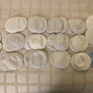 Kindred Bravely Reusable Nursing Pads in Cream and Light Blue